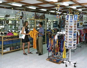 从零到月入三万 我在服装批发行业的三年团购之路